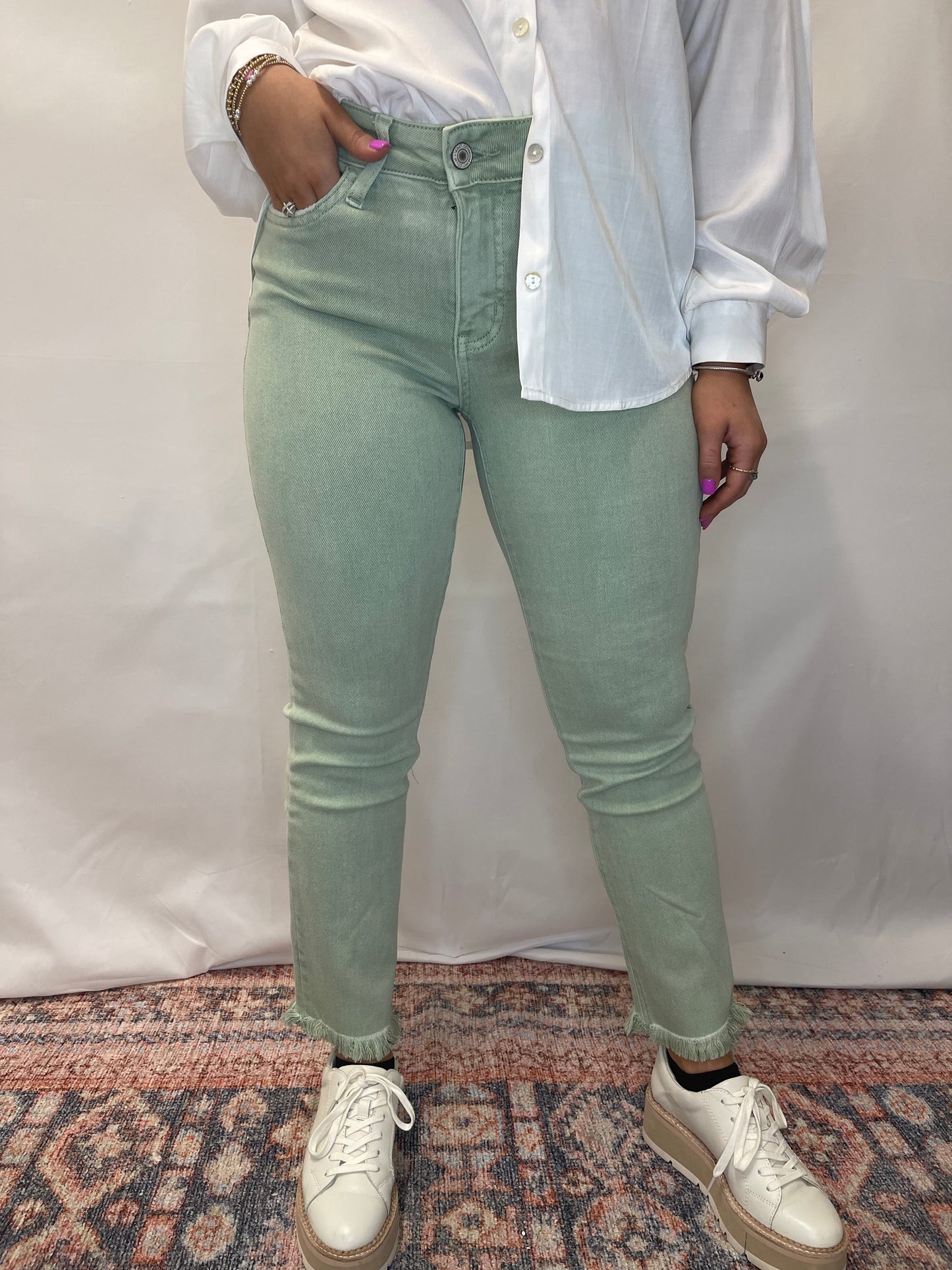MID RISE SLIM STRAIGHT-Pastels